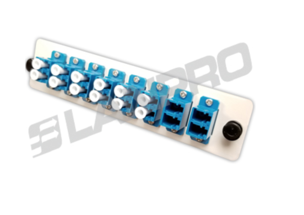 Panel adaptador tipo módulo UniFiber™ cargado con 8 piezas de adaptadores LC, Monomodo Duplex, UPC, color Azul (16 núcleos)