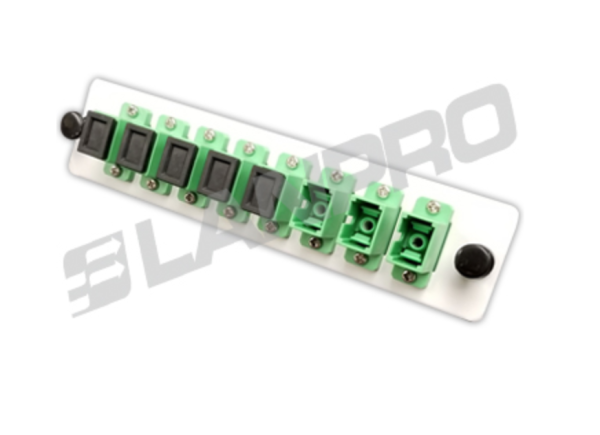 Panel adaptador tipo módulo UniFiber™ cargado con 8 piezas de adaptadores SC, Monomodo Simplex, APC, color verde (8 núcleos)